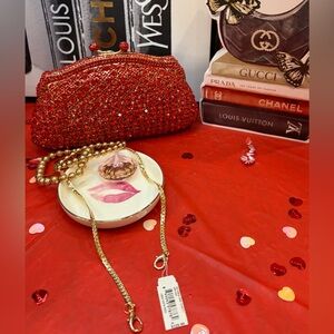 NWT NATASHA Glamorous Red Crystal Evening Kiss Clutch w/gold chain Retail $235